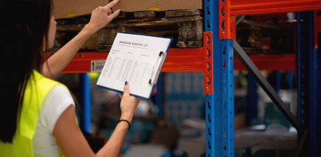 Аксессуары для стеллажей: подбираем правильные опции