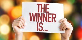 Итоги розыгрыша. Поздравляем наших победителей! Приз получают...