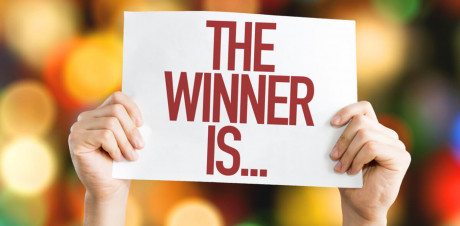 Итоги розыгрыша. Поздравляем наших победителей! Приз получают...