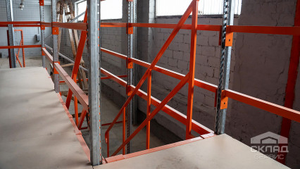 Классический мезонин + сетчатое ограждение = эффективное управление внутренней складской логистикой
                          в Украине
                      