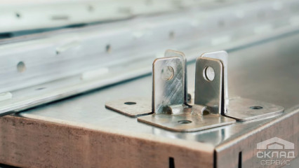 Як зібрати поличковий металевий стелаж?
                          фото
                      