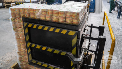 Ножичні підйомні столи у виробничій лінії
                          SSK
                      