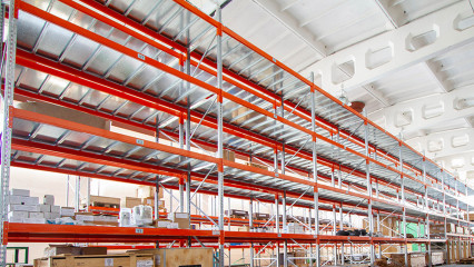 Універсальні палетно-поличні стелажі
                          купити
                      