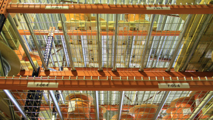 Сітчасті металеві полиці для палетних стелажів
                          в інтернет-магазині
                      