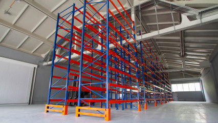 Хранение тяжелогруженных паллет нестандартного размера
                          в интернет-магазине
                      