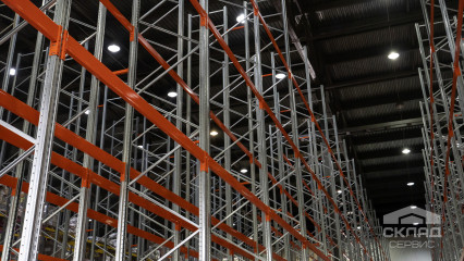 Установка висотних палетних стелажів (висота — 10,5 м) фото №4 Установка висотних палетних стелажів (висота — 10,5 м)
                          в Україні