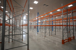 Встановлення фронтальних стелажів для Лекхім Обухів