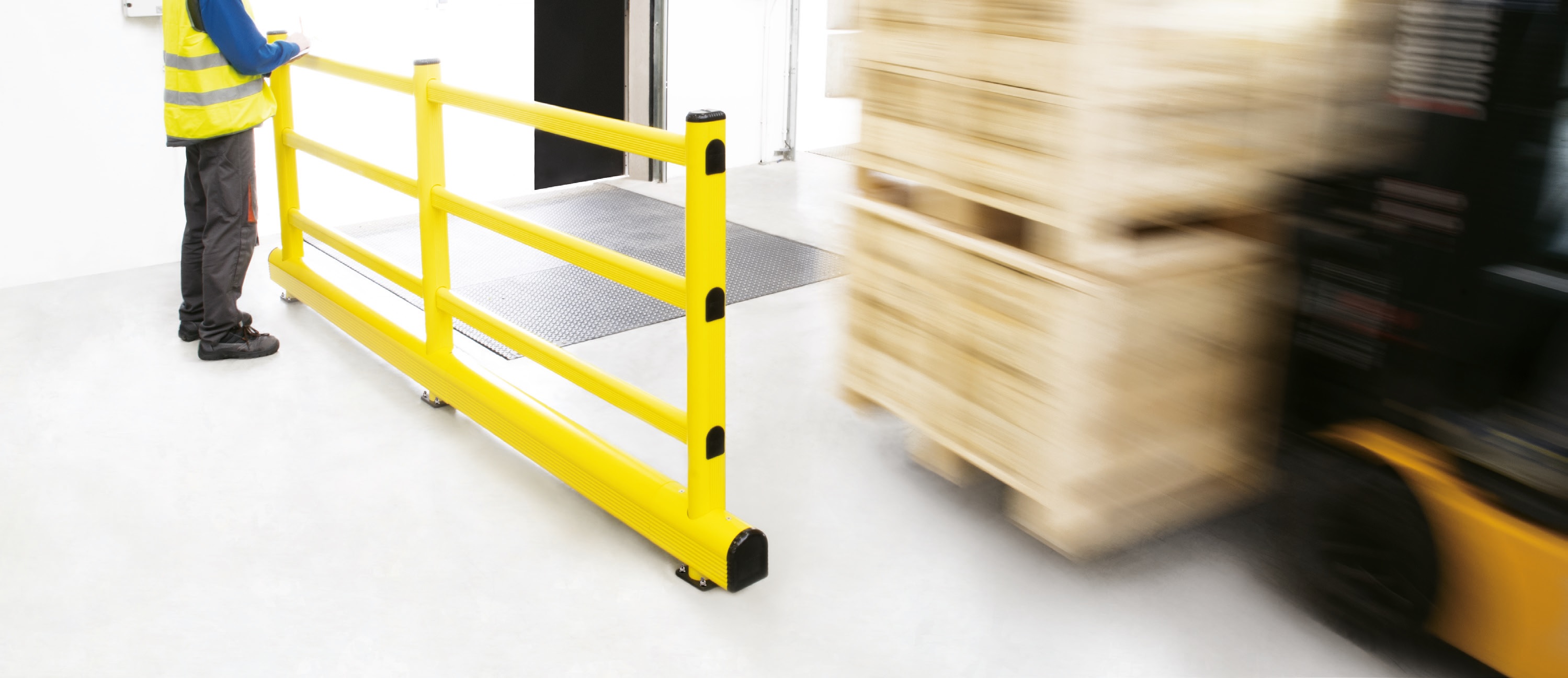 zashita-na-sklade-vidy-otbojnikov-i-ograzhdenij-2.jpg (411 KB)